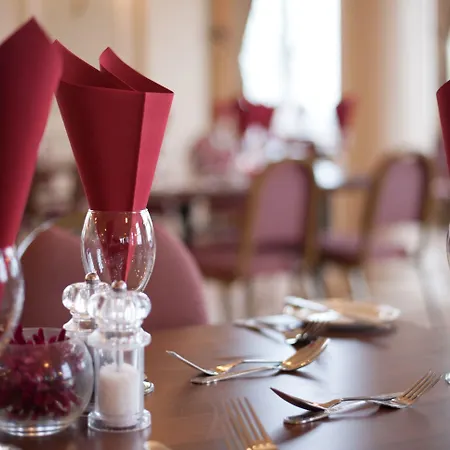 Cumbria Grand Szálloda 3*