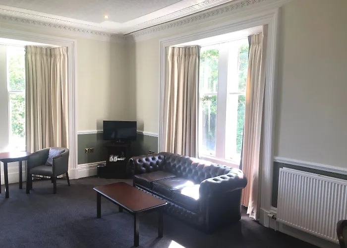 Hotel Cumbria Grand 3*